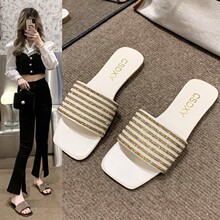�W�tˮ���ЬŮ�ļ��⴩�r�����ƽ��ܛ��һ�֛�Ь��Ů�L�p���