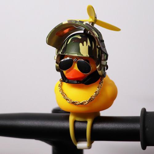 小黄鸭摆件头盔电动车装饰品吃鸡三级头汽车车载配件破风鸭社会鸭