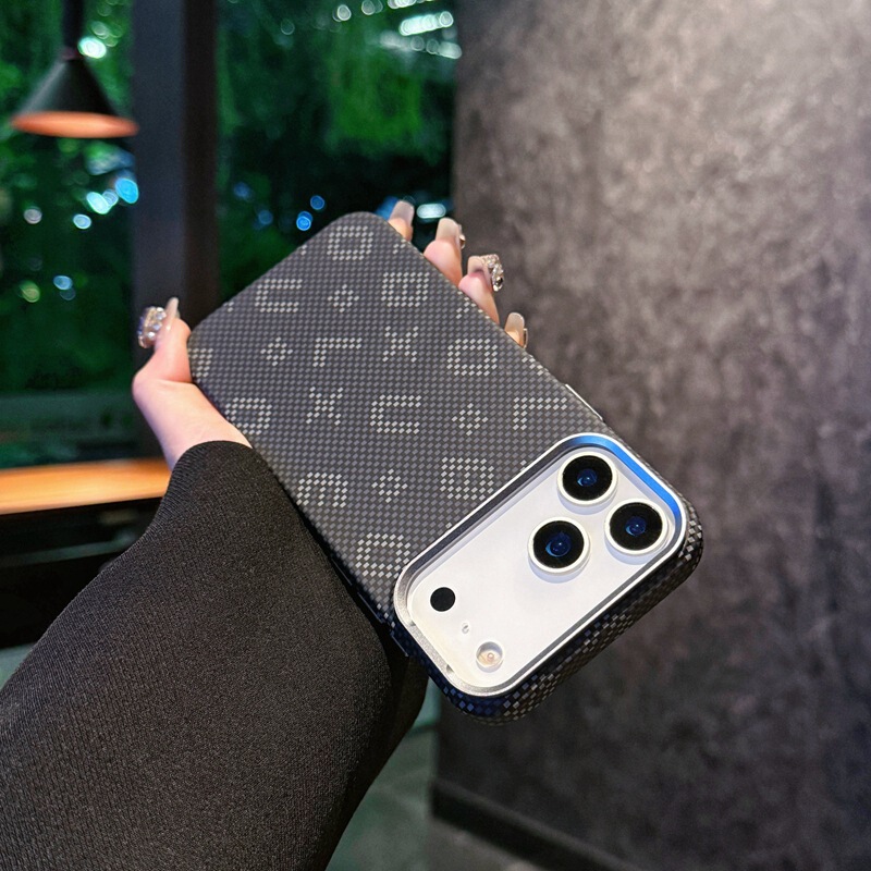 适用iPhone17promax手机壳夜光字母碳纤维纹磁吸苹果16防摔保护套|undefined