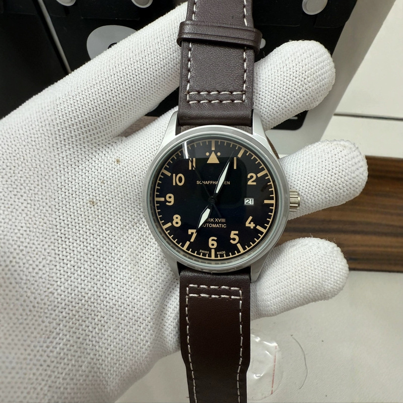 Cross-Border Eighteen Prince Flying Mark Quartz Waterproof Luminous Watch Dropshipping