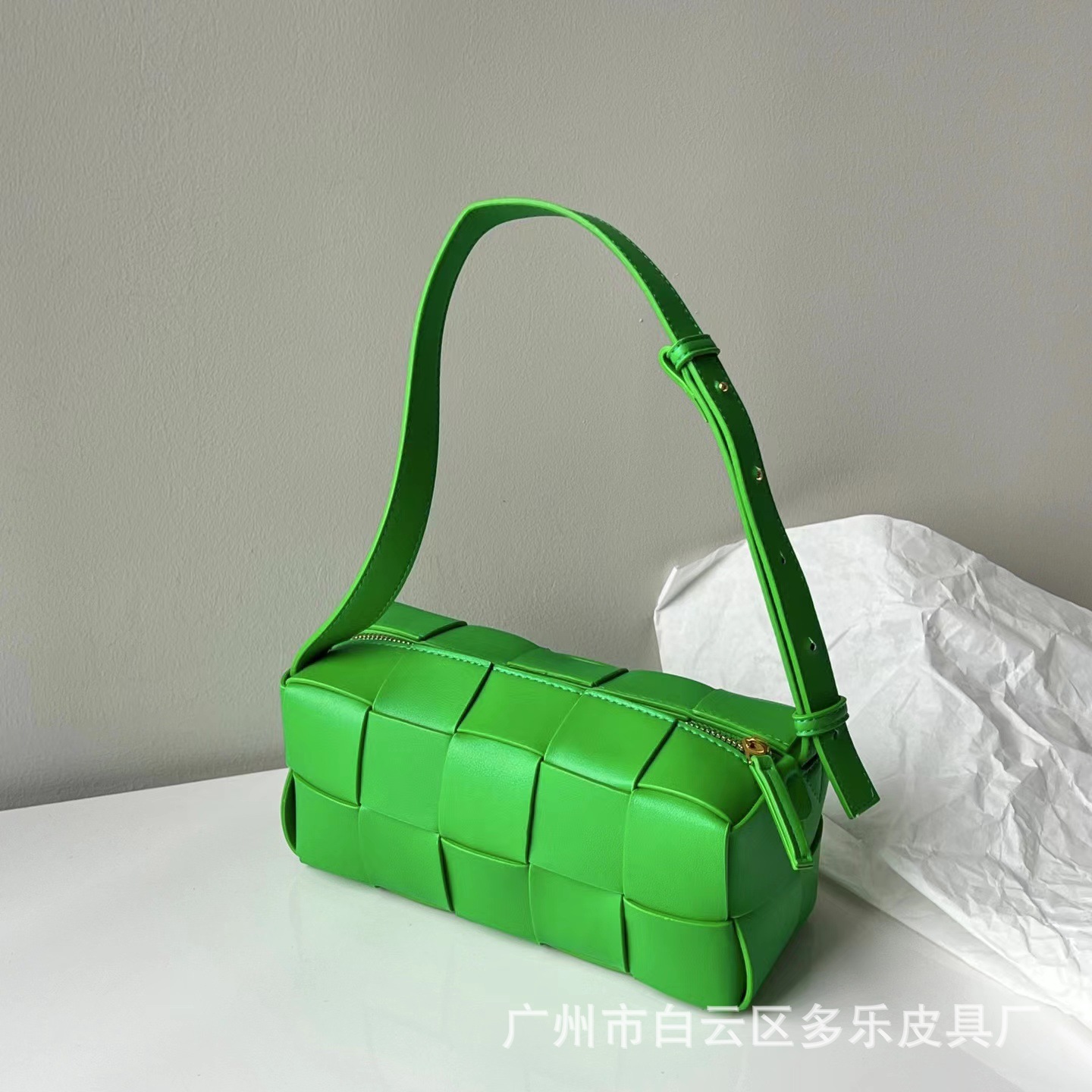 2024新款编织包女粉色真皮百搭单肩腋下包甜美高级感手提枕头包-阿里巴巴
