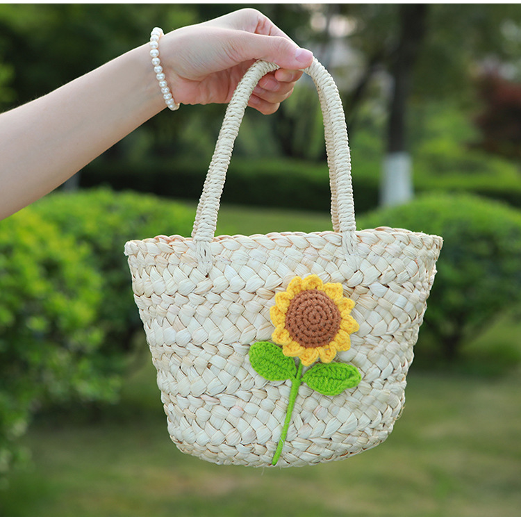 Women's Straw Flower Cute Vacation Streetwear Weave Bucket String Straw Bag display picture 3