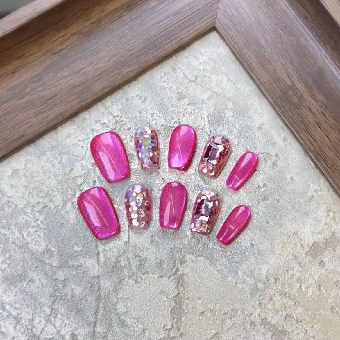 Yiyi Dance Dragon Fruit: uñas de vestir hechas a mano, estilo de lujo ligero de alta calidad, lentejuelas de color rosa simple, diamante cuadrado