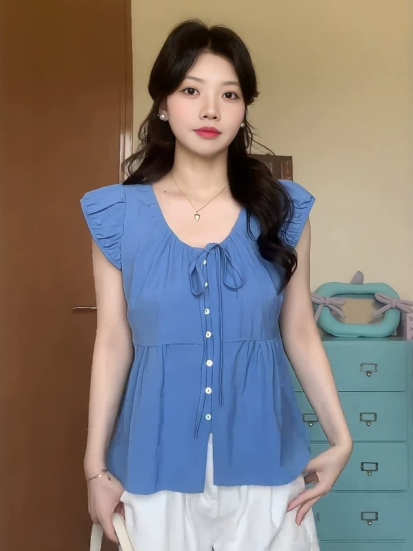 Летняя синяя рубашка с V-образным вырезом, плюс размер, красивая, стройнящая, с завышенной талией, с развевающимися рукавами и завязками, из хлопка и льна для женщин 2025 года.