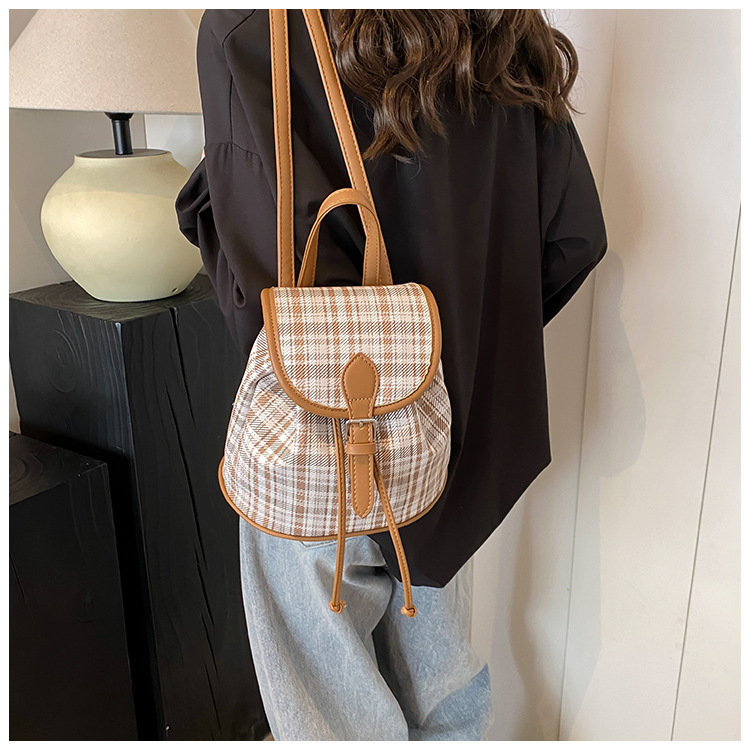 Backpack for women, fashionable niche design, hand-held Korean version backpack, high-end feeling, bucket bag, trendy_voghion.com