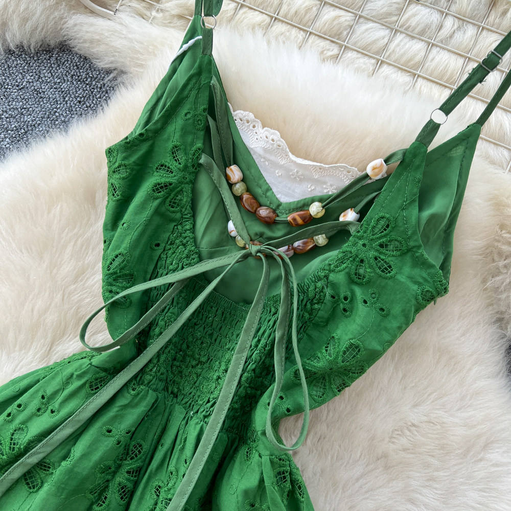 French Style Green Lace Spaghetti Strap Maxi Dress For Women, V-Neck Boho Summer Dress With Ruffles And Waist Tie_ecoleips.com