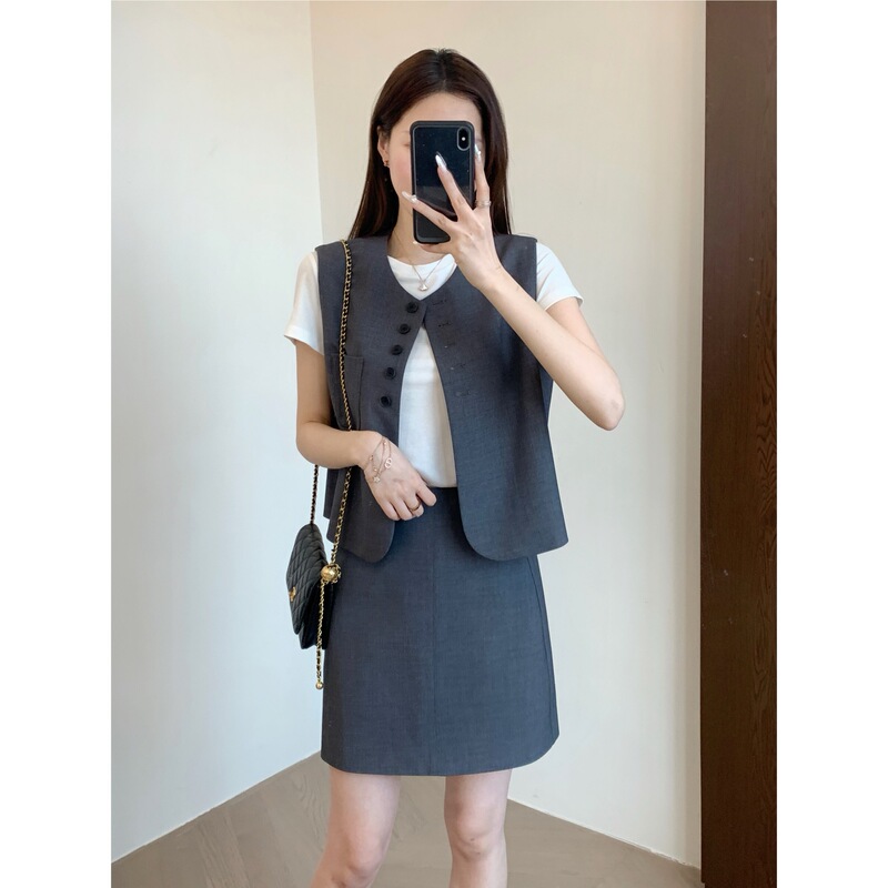 Donnie DN Pole Quality Three-Dimensional Cut-out Short Box Tencel Wool Sleeveless Vest for Women