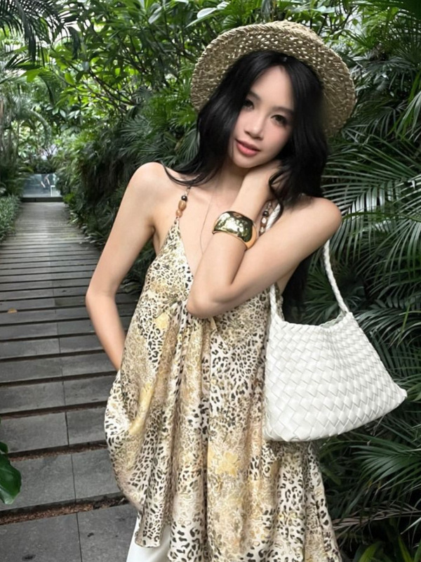 设计感豹纹串珠露背挂脖吊带背心女夏季宽松无袖外穿辣妹小众上衣|undefined