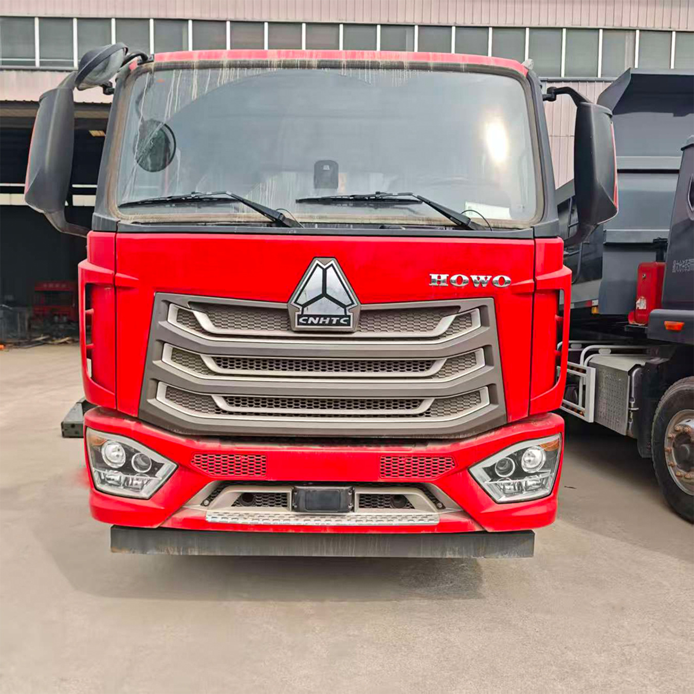 Manufacturer of Cross-Border Heavy-Duty Truck Howo, Eight-Wheel Dump Truck, Engineering Dump Truck, Earthmoving Transport Truck, 371 Horsepower Dump Truck