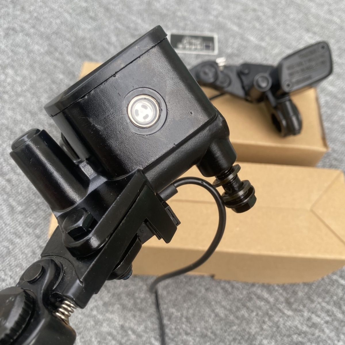 Suitable for the Ninebot E300P front pump, E Orion, and Niu electric scooters; a universal direct-fit brake handle disc brake front pump