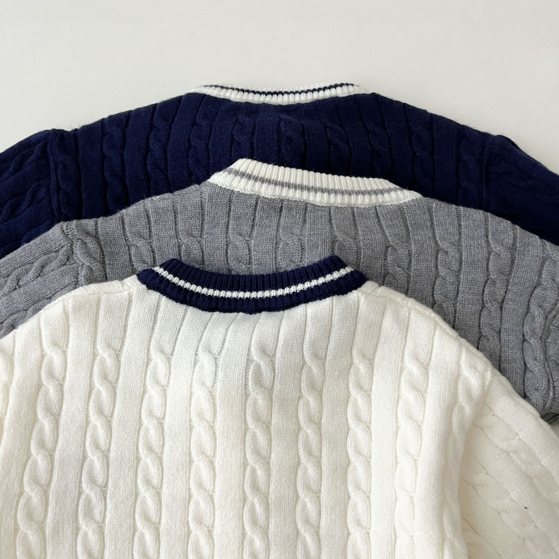 Children's Korean version cardigan 2024 children's clothing new product girls' knitted baby striped round neck jacket_voghion.com