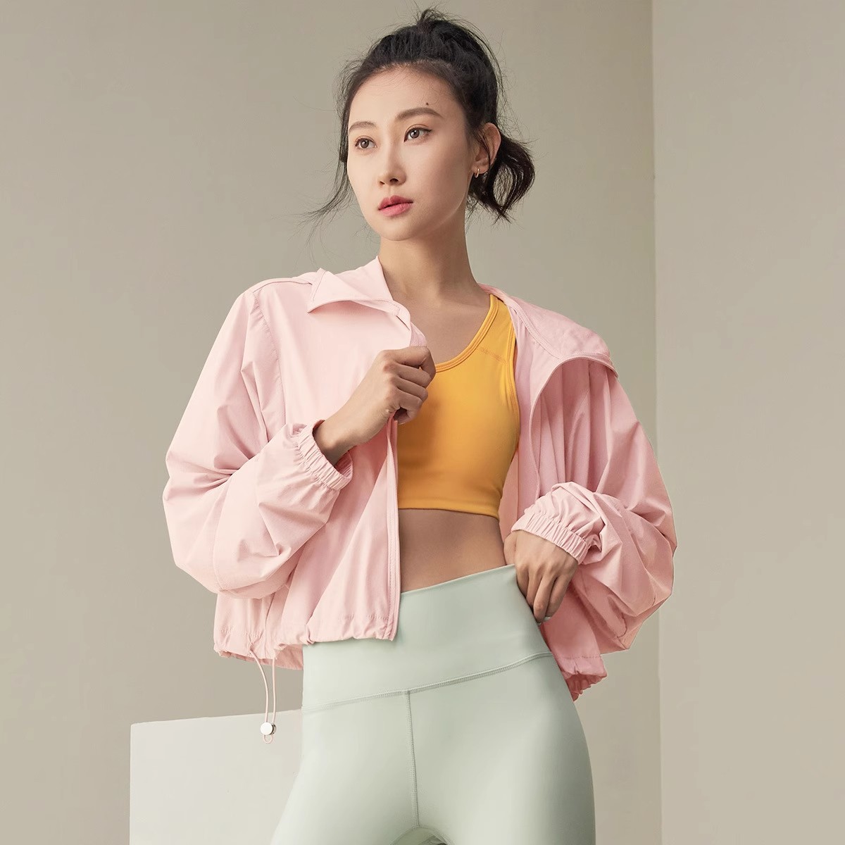 Ropa de protección solar para mujeres verano 2025 nueva ropa de piel de hielo de hilo original suelta y ligera ropa deportiva transpirable chaqueta de mujer
