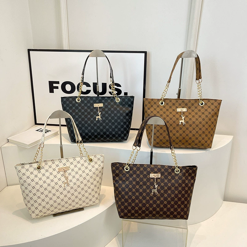 2024 осень и зима новая пресбиопия сумочка на одно плечо большой емкости сумка Tott сумка женская сумка поддерживает большое количество смешанных партий оптом