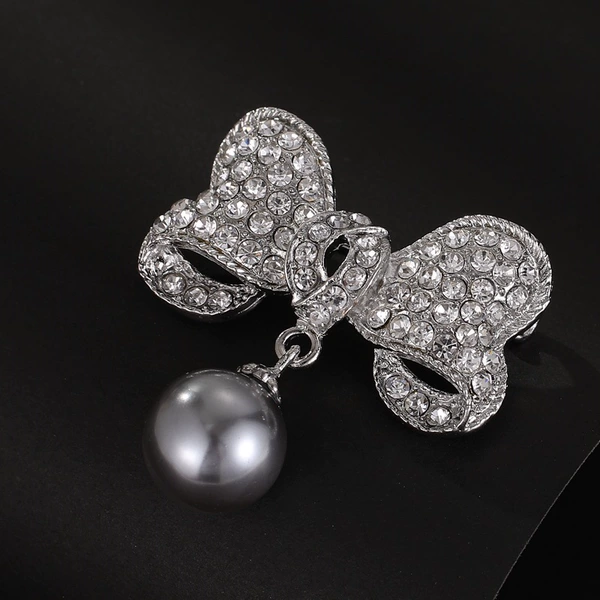 Bow tie from pearl