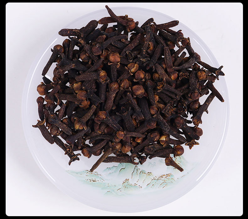 Clove Buds (Syzygium aromaticum) — Dried Ding Xiang Spice & Food Herb, 500g in use