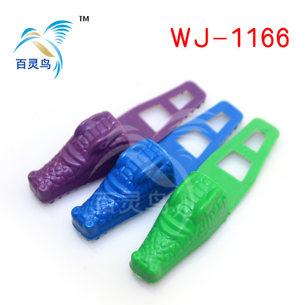 Trick small toys wholesale PP crocodile finger model school canteen nail cover toys school gate gifts