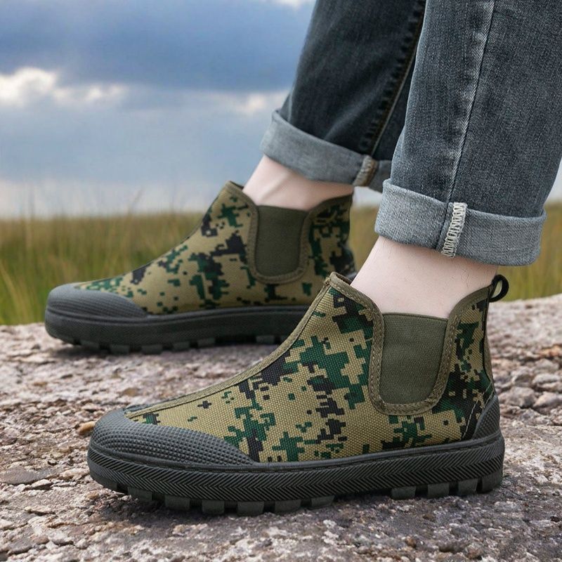 Slip-On Labor Protection Shoes for Men, Camouflage Shoes for Men and Women, Non-Slip Soft Construction Site Shoes, Single Shoes, Rubber Shoes for Outdoor Use
