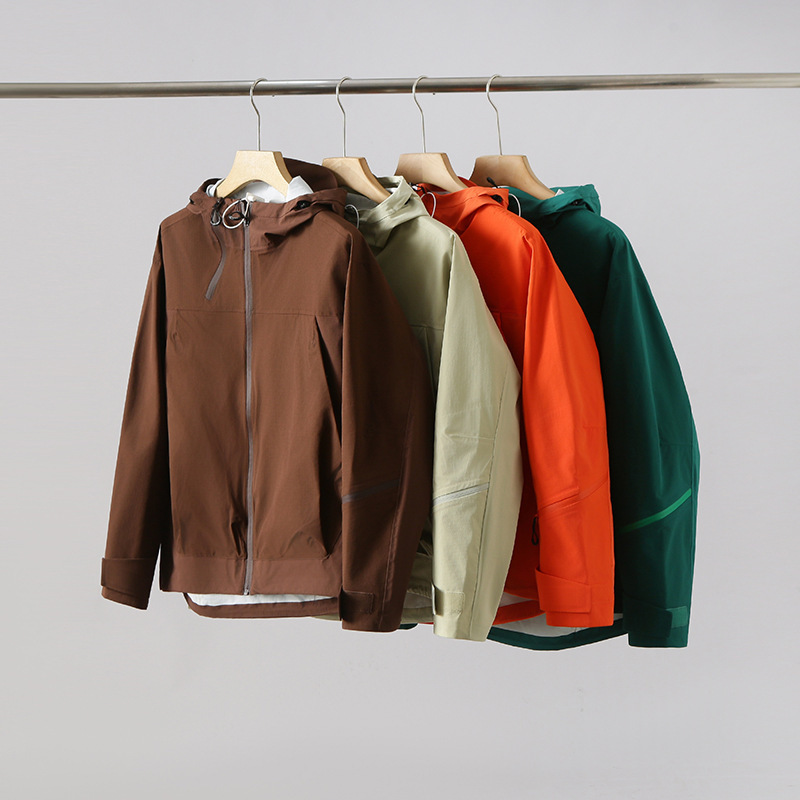 All-Weather Outdoor Water Repellent! Windproof and Stylish! 3D Vertical Cutting! Men's Hooded Tear-Resistant Jacket