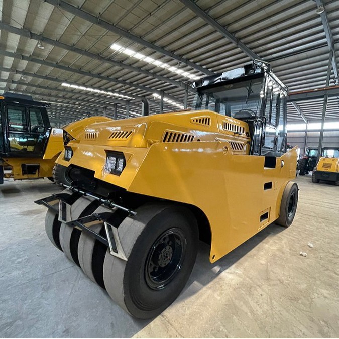 压路机 前轮钢轮 后轮四个光面轮胎4吨全液压组合式振动