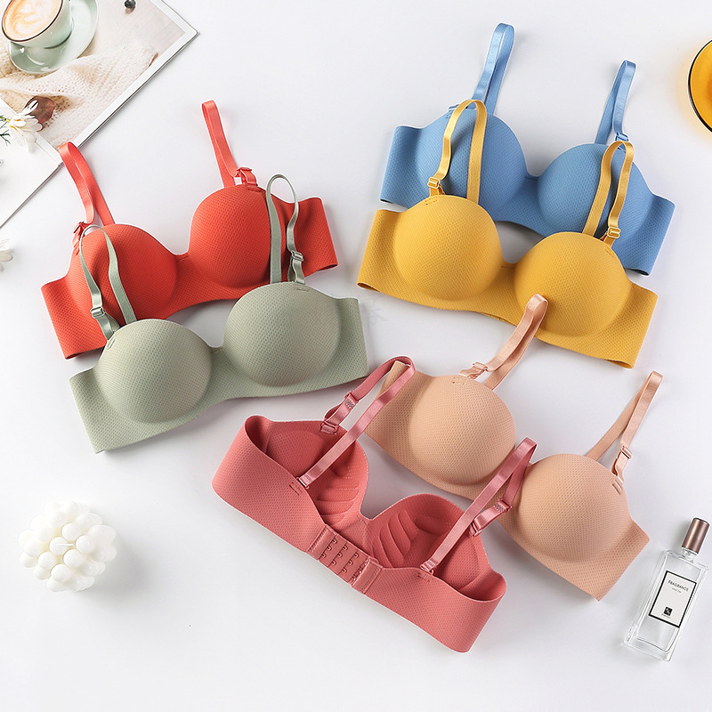 2022 without steel ring smooth small chest gathered underwear women's one-piece bra seamless Shumei student factory direct sales