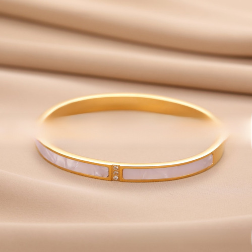 Women's stainless steel bracelet, non-fading titanium steel with shell inlay, niche jewelry, lightweight luxury, exquisite and sophisticated style, simple European and American cross-border design
