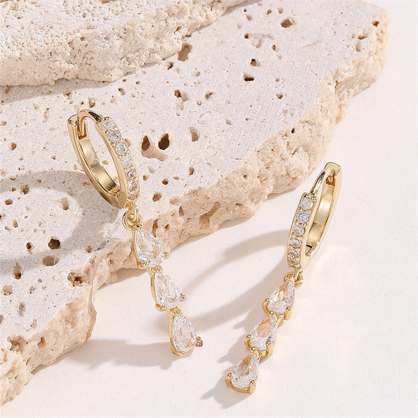 golden fashionable universal trend earrings drop-shaped