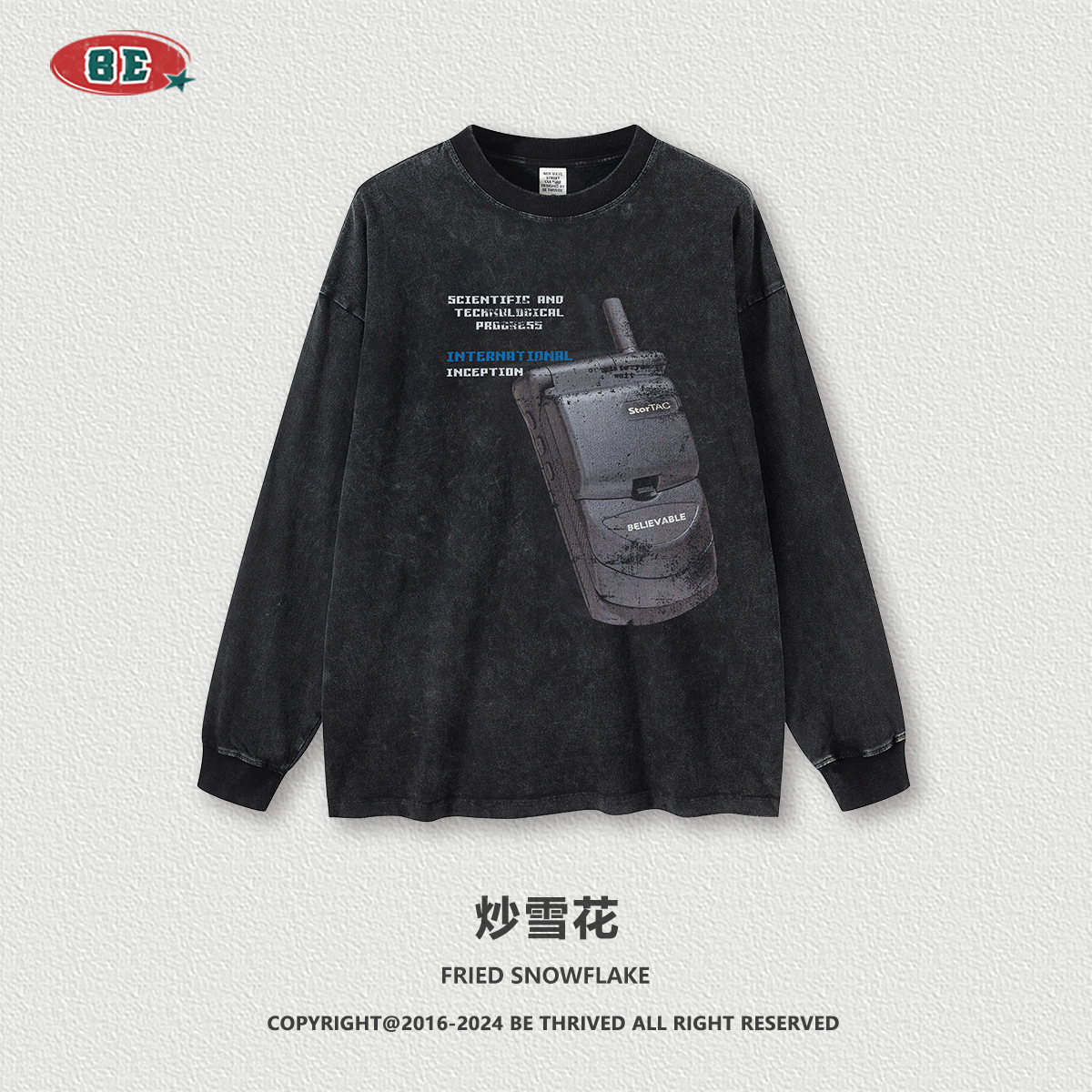 Ropa para hombre BE | Camiseta de manga larga para hombre, estilo retro americano holgado, con estampado de teléfono móvil, cuello redondo, de marca moderna, talla grande, otoño 2025.