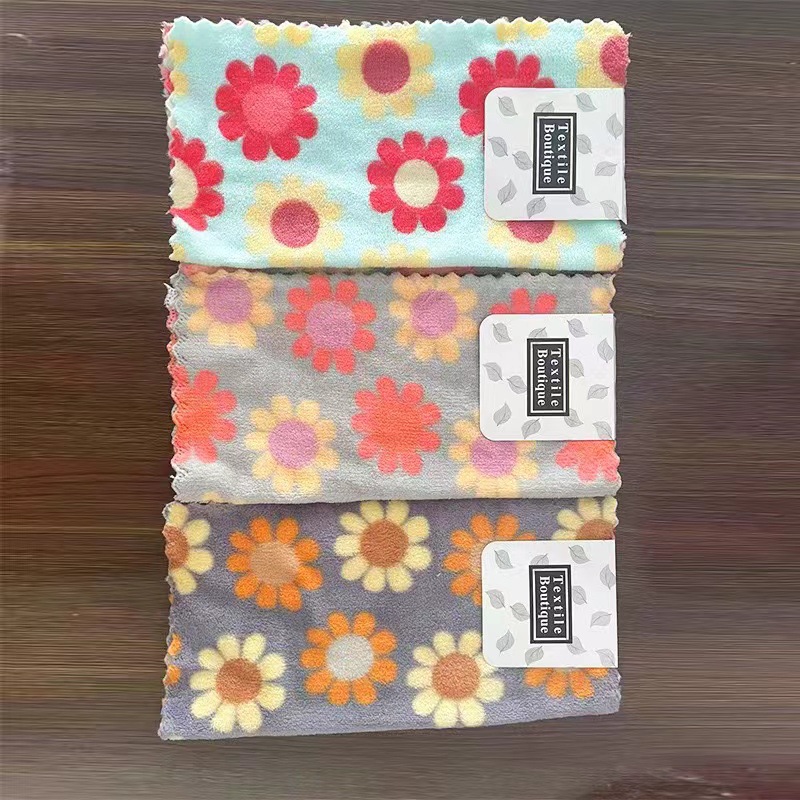 Manufacturer's Ready-Made Coral Velvet Square Towel, Soft Absorbent Hand Towel, Small Handkerchief, Household Small Square Towel, Kitchen Rag