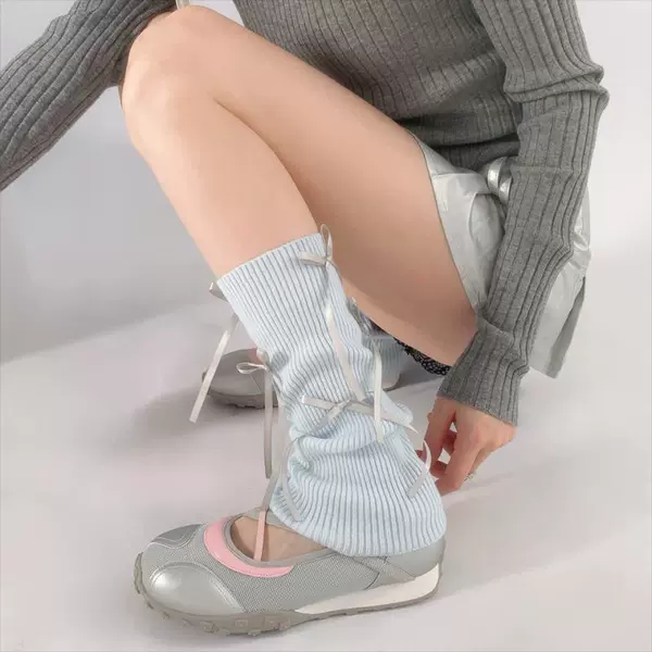 Light blue bottom gray bow