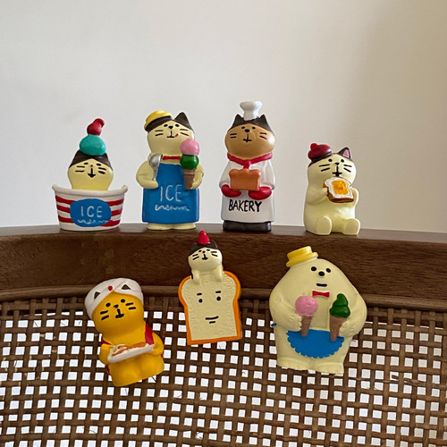 Cute Japanese Cat Magnetic Refrigerator Magnet Creative Three-dimensional Magnet Cartoon Decoration Magnet Cat Toast