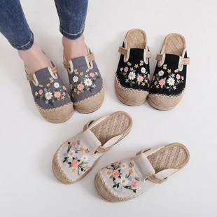 Spring and Summer 2025 New Ethnic Embroidered Women's Shoes Retro Round Toe Breathable Linen Slippers Chinese Style Embroidered Cloth Shoes