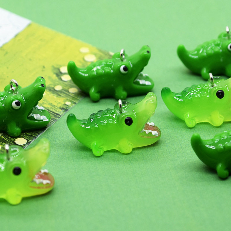 Resin Artificial Luminous Crocodile Animal Pendant Pendant DIY Cartoon Cute Earrings Necklace Keychain Accessories Resin Artificial Luminous Crocodile Animal Pendant Pendant DIY Cartoon Cute Earrings Necklace Keychain Accessories