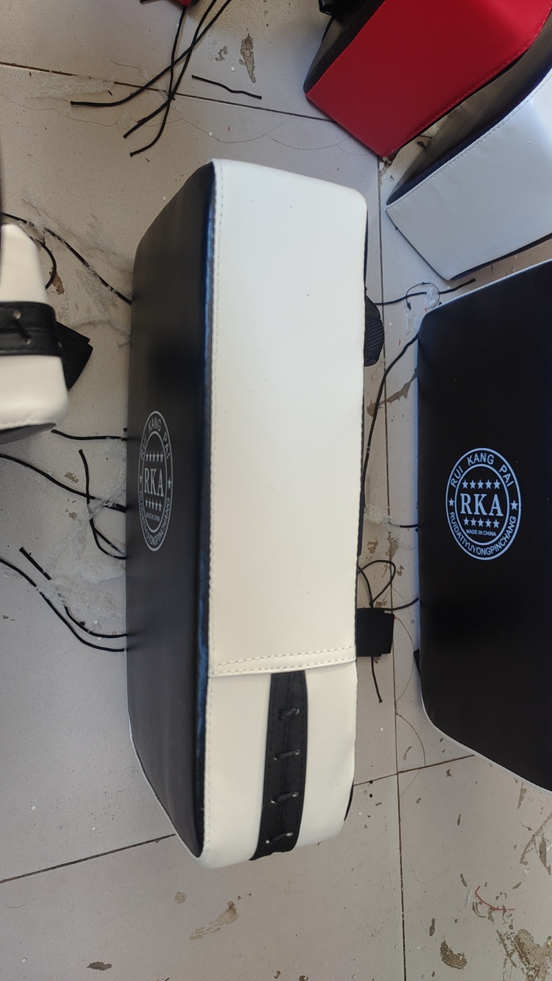 Fabricantes venden RKA Sanda pie target taekwondo pie target boxeo target mano target boxeo target pollo pierna Target