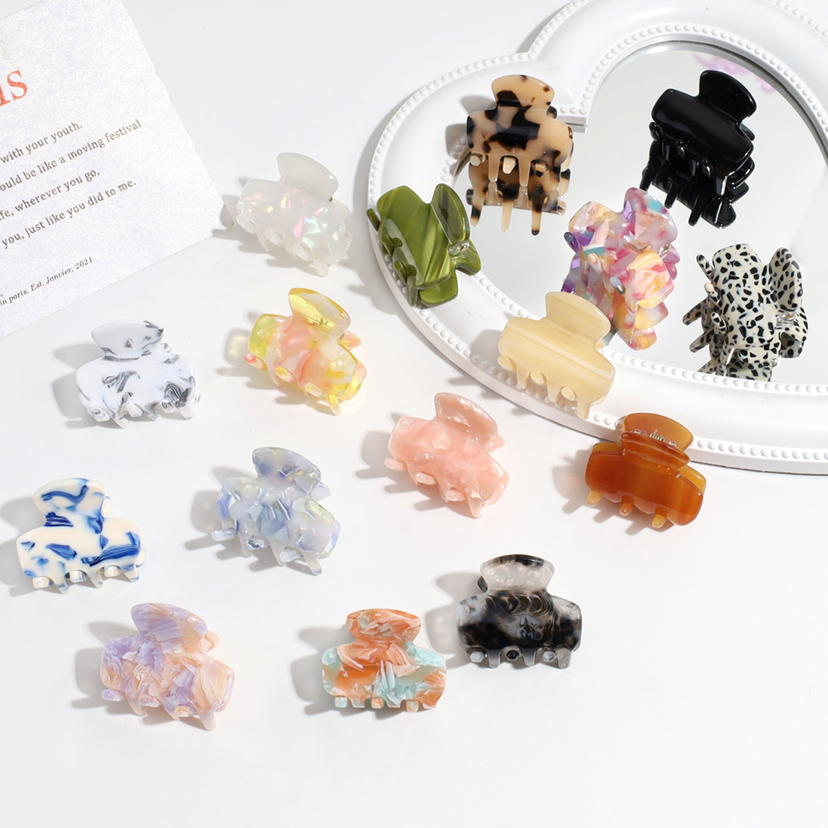 12g Weight Hair Claws Hair Accessories Type 1 Piece Quantity Indoor, Daily Occasion Plastic, Resin Material Solid Color Pattern Women's Gender Cute Style Women's Cute Solid Color Plastic Resin Hair Claws 1