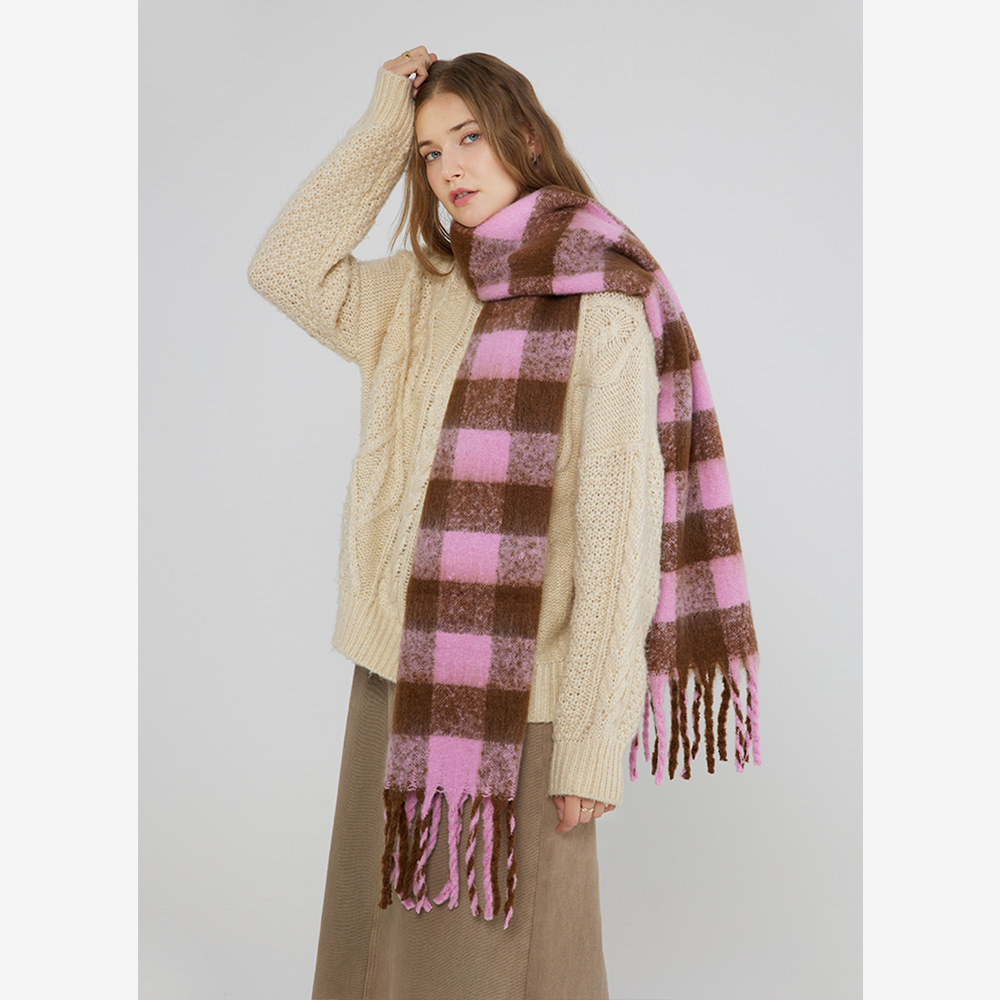 Bufanda de cachemira de imitación a cuadros con diseño de tablero de ajedrez en blanco y negro de la familia Z para mujer en temporada de otoño e invierno, cálida y cálida_voghion.com