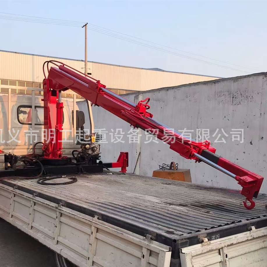 车用吊机 车载式500公斤吊运机小吊机 小型随车吊 吊树泥沙用吊机