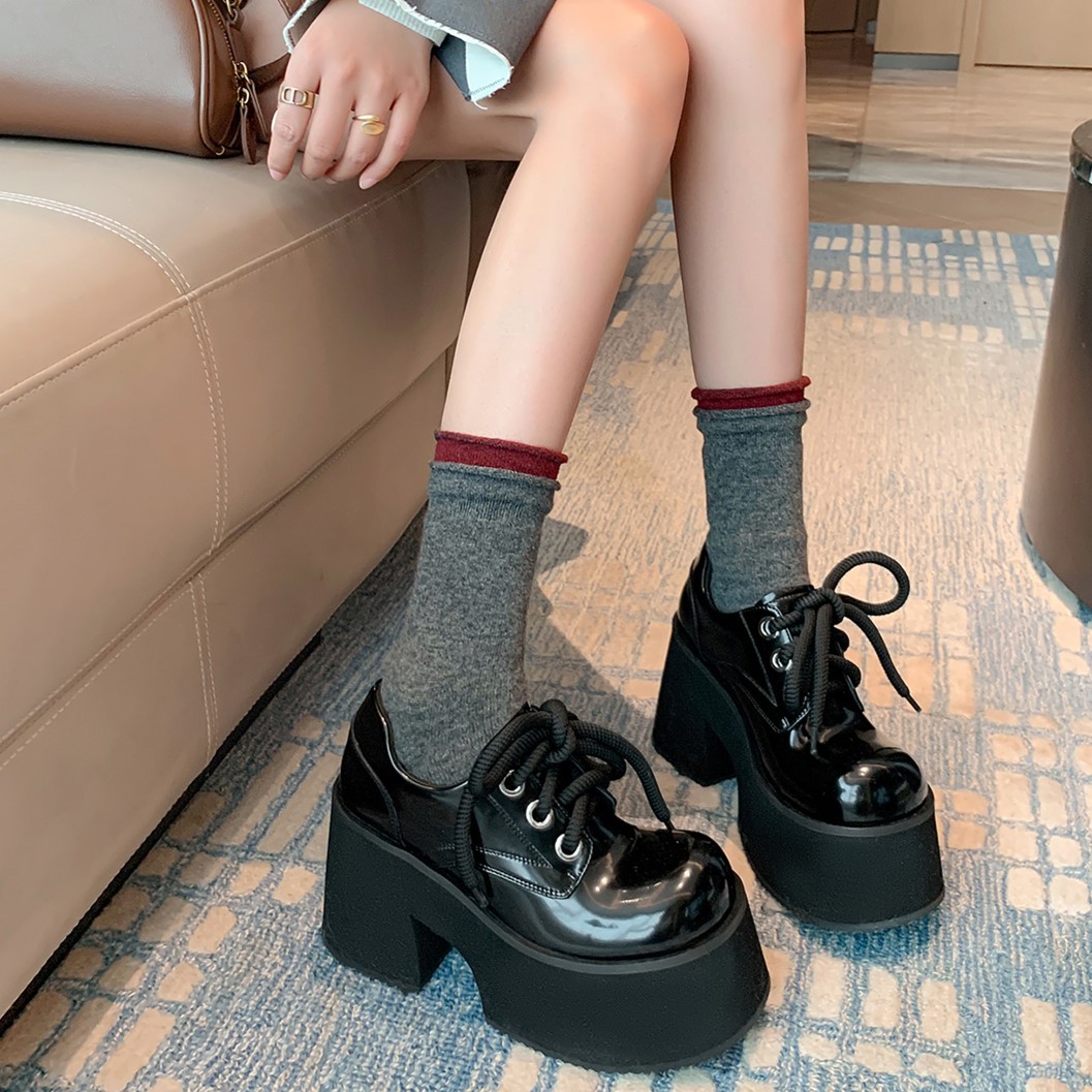 Giày loafer nữ gót vuông 10 cm đế platform dây buộc mũi sâu — màu đen