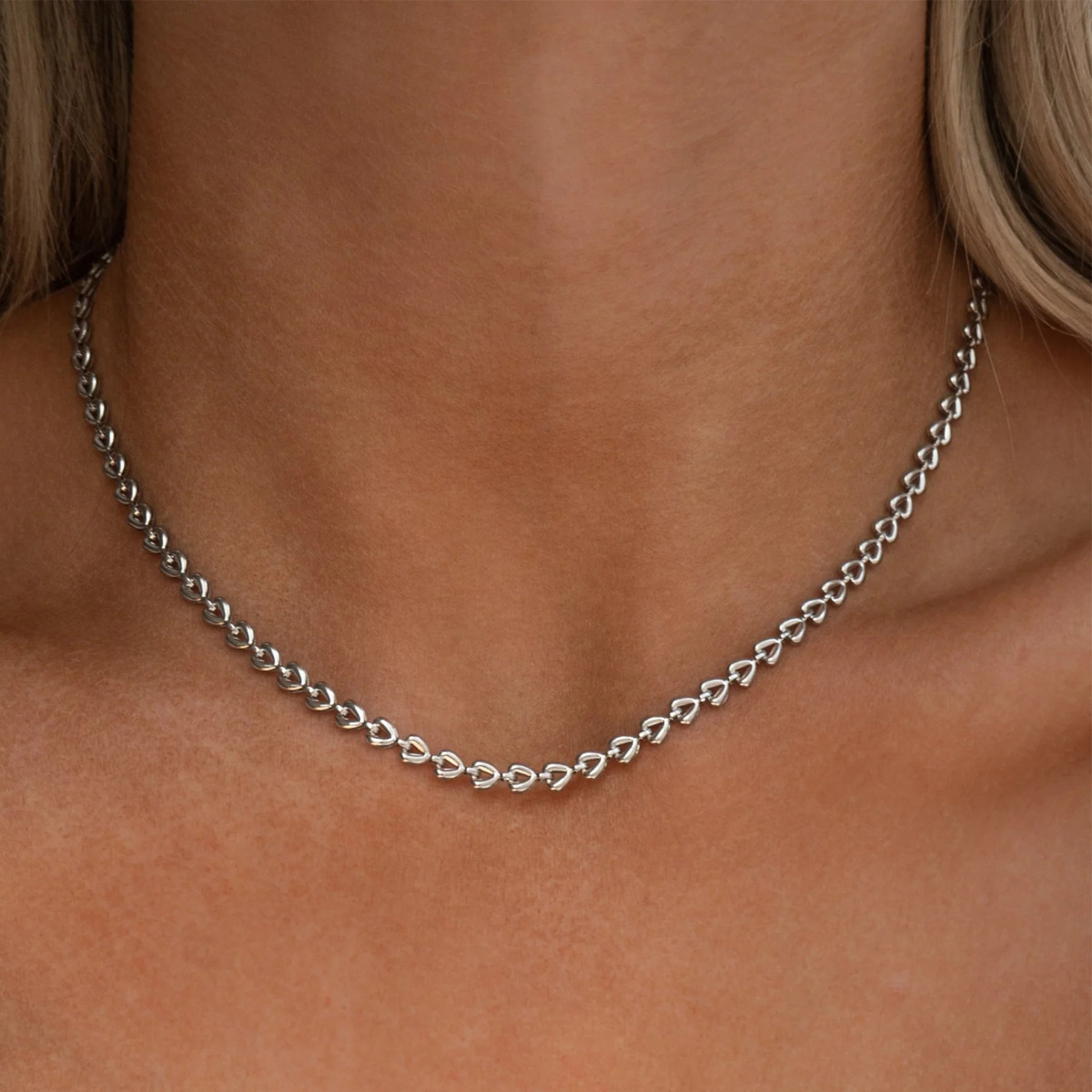 6g Weight Jewelry Set Classification 1 Piece Quantity Daily Occasion 304 Stainless Steel Material Heart Shape, Solid Color Pattern Women's Gender Chain Design Elegant Style Wholesale Jewelry Elegant Heart Shape Solid Color 304 Stainless Steel Chain Jewelry Set 7