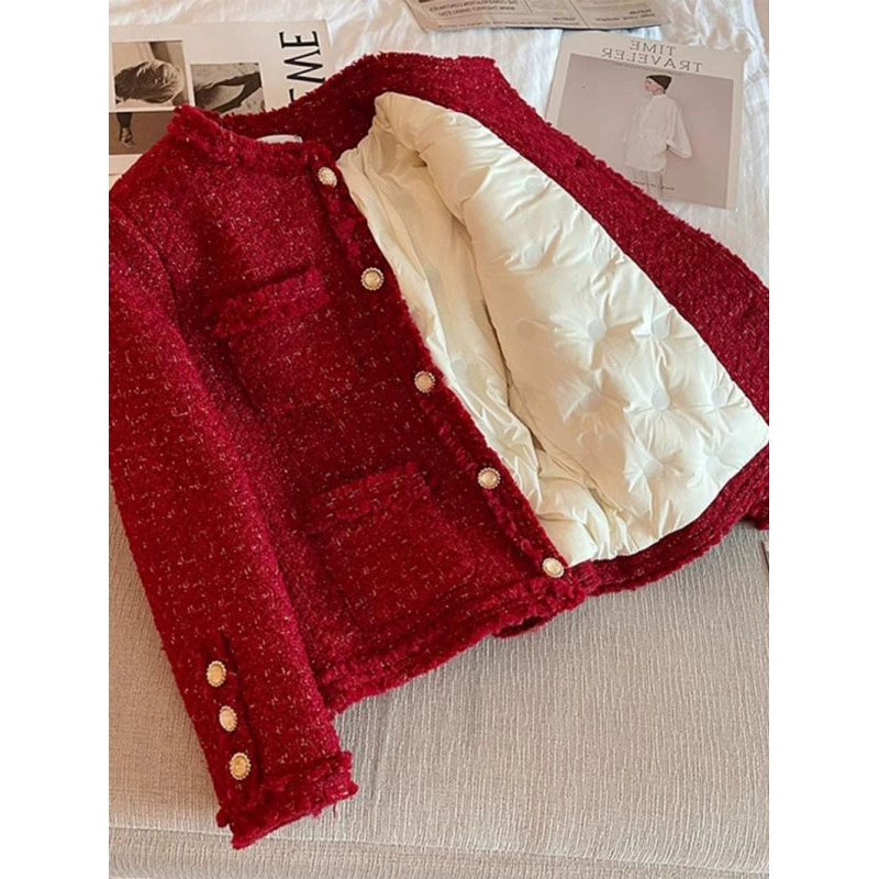 Бургундская куртка в стиле Chanel для женщин, новая модель осень-зима 2025, укороченная утепленная модель для миниатюрных женщин, пуховик на год рождения по знаку зодиака.