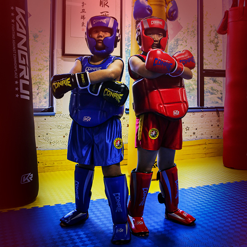 Kangrui nueva Sanda boxeo traje de equipo de protección boxeo para niños Muay Thai protector de la cabeza protector de la entrepierna protector de la pierna