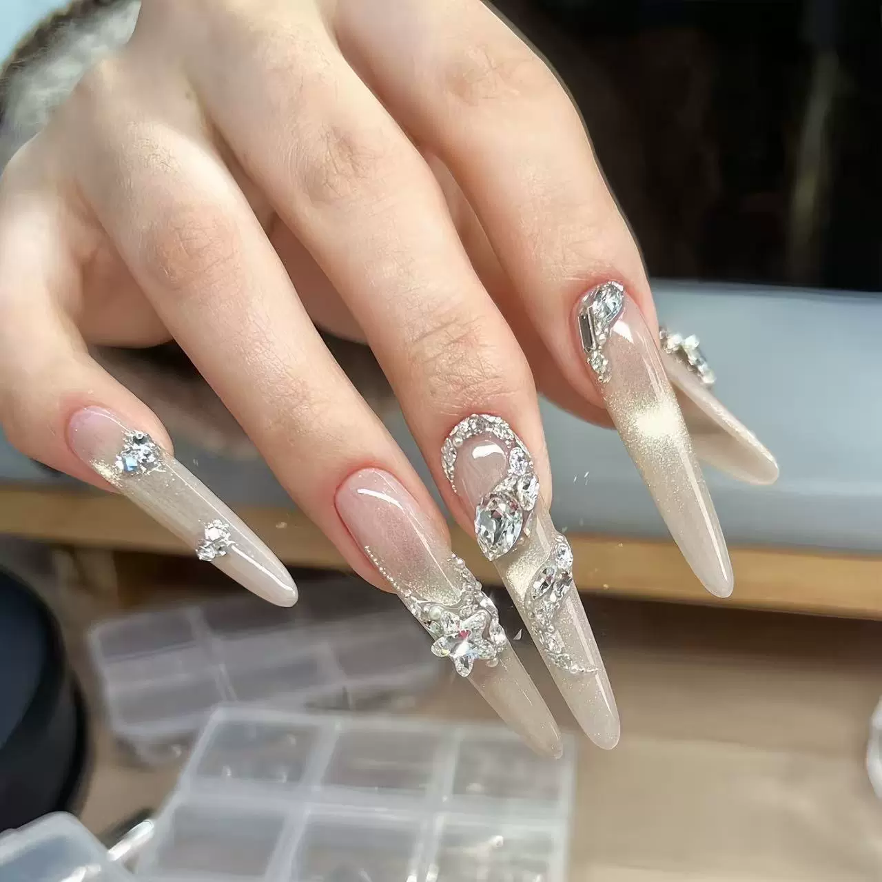 【美蛇似锦】手工穿戴甲初春猫眼蛇形钻爆闪清透轻奢显白美甲贴片