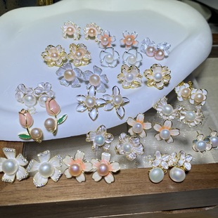 2024 New Arrival Drop Oil Iris Flower Natural Freshwater Pearl High-grade Light Luxury Earrings for Women Niche Design Earrings