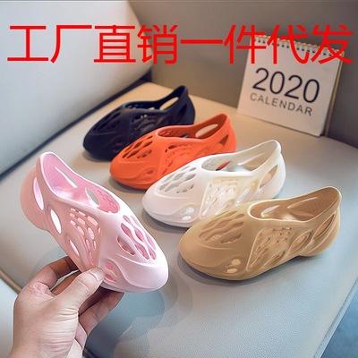 new pattern Selling summer men and women children Explosive money new pattern Coconut Crocs Kanye Same item Beach shoes Casual shoes