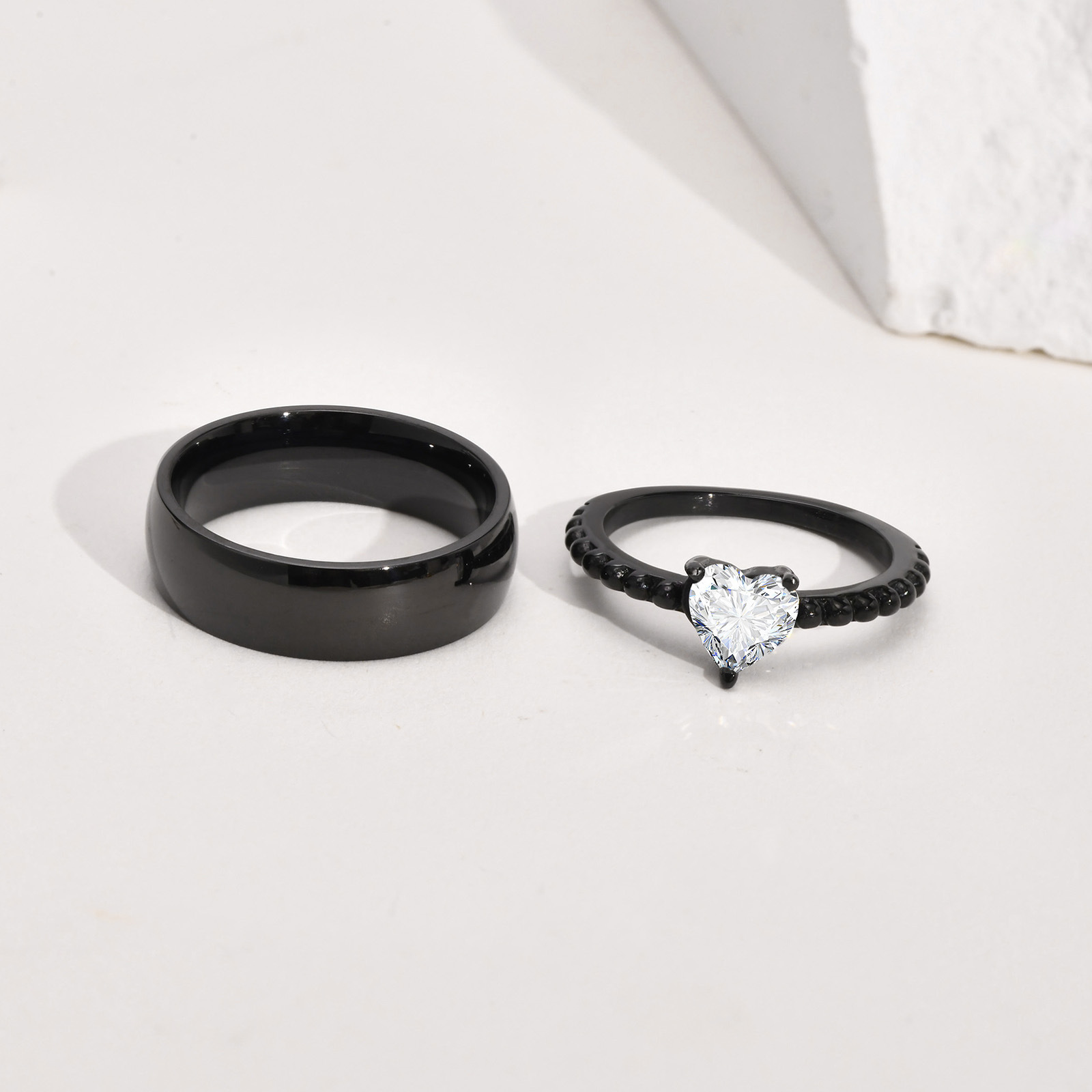 Simple Style Heart Shape Solid Color Titanium Steel Inlaid Zircon Rings display picture 1