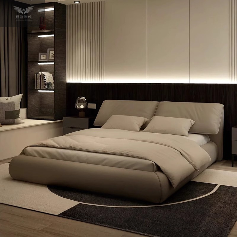 Luz lujosa cama doble moderna y simple, atmósfera italiana de alta gama, cama de matrimonio minimalista, cama queen, cama de cuero de orejas de elefante, dormitorio principal.