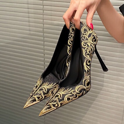 2026 New Chinese Style Embroidered Pointed Toe Stiletto Heel Sexy Shallow French Elegant Versatile Fashionable Women's Shoes 2026 New Chinese Style Embroidered Pointed Toe Stiletto Heel Sexy Shallow French Elegant Versatile Fashionable Women's Shoes