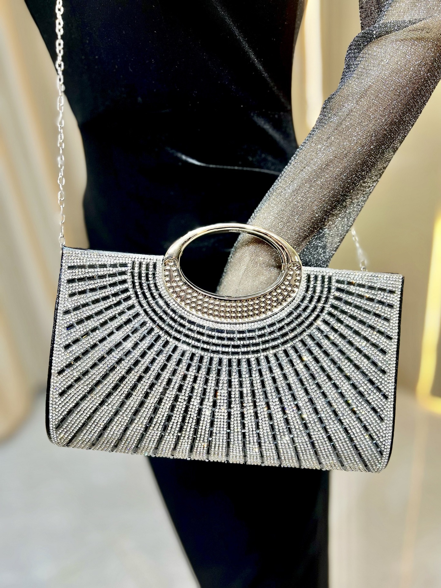 Borsa a mano retrò con strass elegante pochette da sera a catena_voghion.com