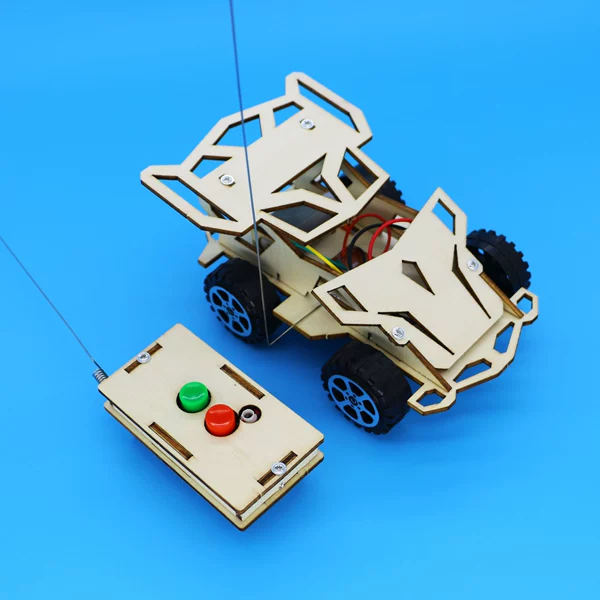 Four-wheel drive car, remote control
