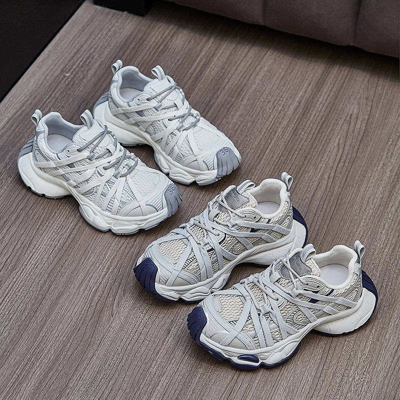 Европейские ремешки полированные ретро модные туфли парижский папа женские 2025 новые спортивные повседневные туфли с толстой подошвой