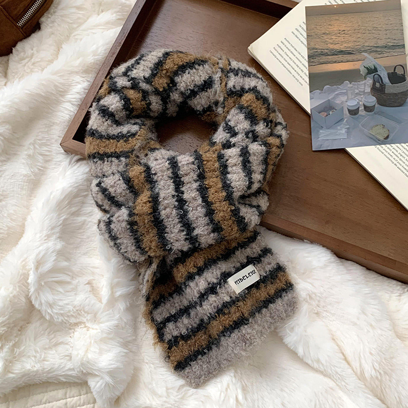 Bufandas de invierno femeninas de alta calidad 2025 nuevos inros de color contrastante rayas gruesas calentamiento de punto calentamiento del collar